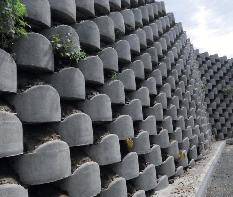 Réalisation - Mur de soutènement Atalus standard sapeb | Béton Futé : Sapeb Martinique, Préfakit, SDPI