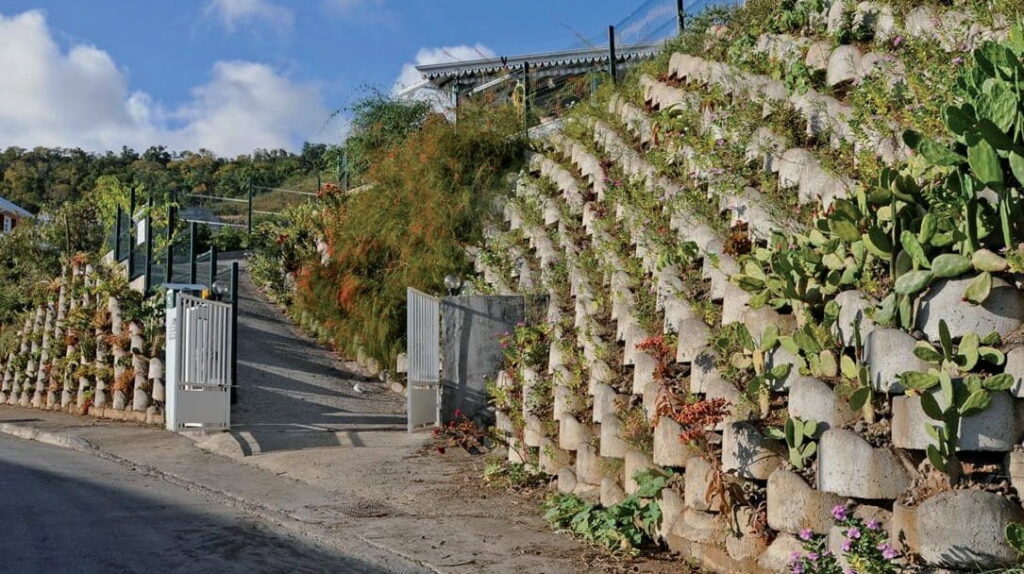 Réalisation - Mur de soutènement Atalus standard sapeb | Béton Futé : Sapeb Martinique, Préfakit, SDPI