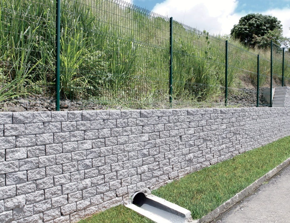 Mur de soutènement Leromur standard sapeb | Béton Futé : Sapeb Martinique, Préfakit, SDPI