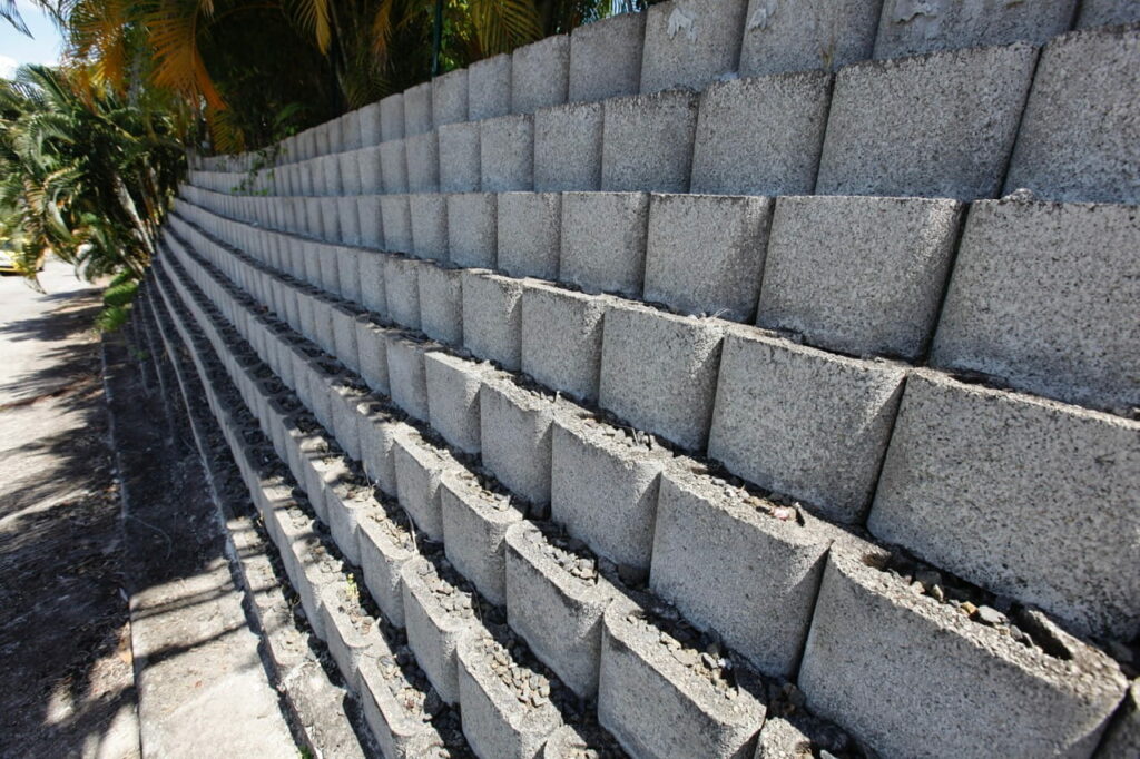 Réalisation - Mur de soutènement Talufleur standard sapeb | Béton Futé : Sapeb Martinique, Préfakit, SDPI